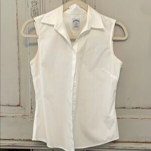Women's White Sleeveless Top
